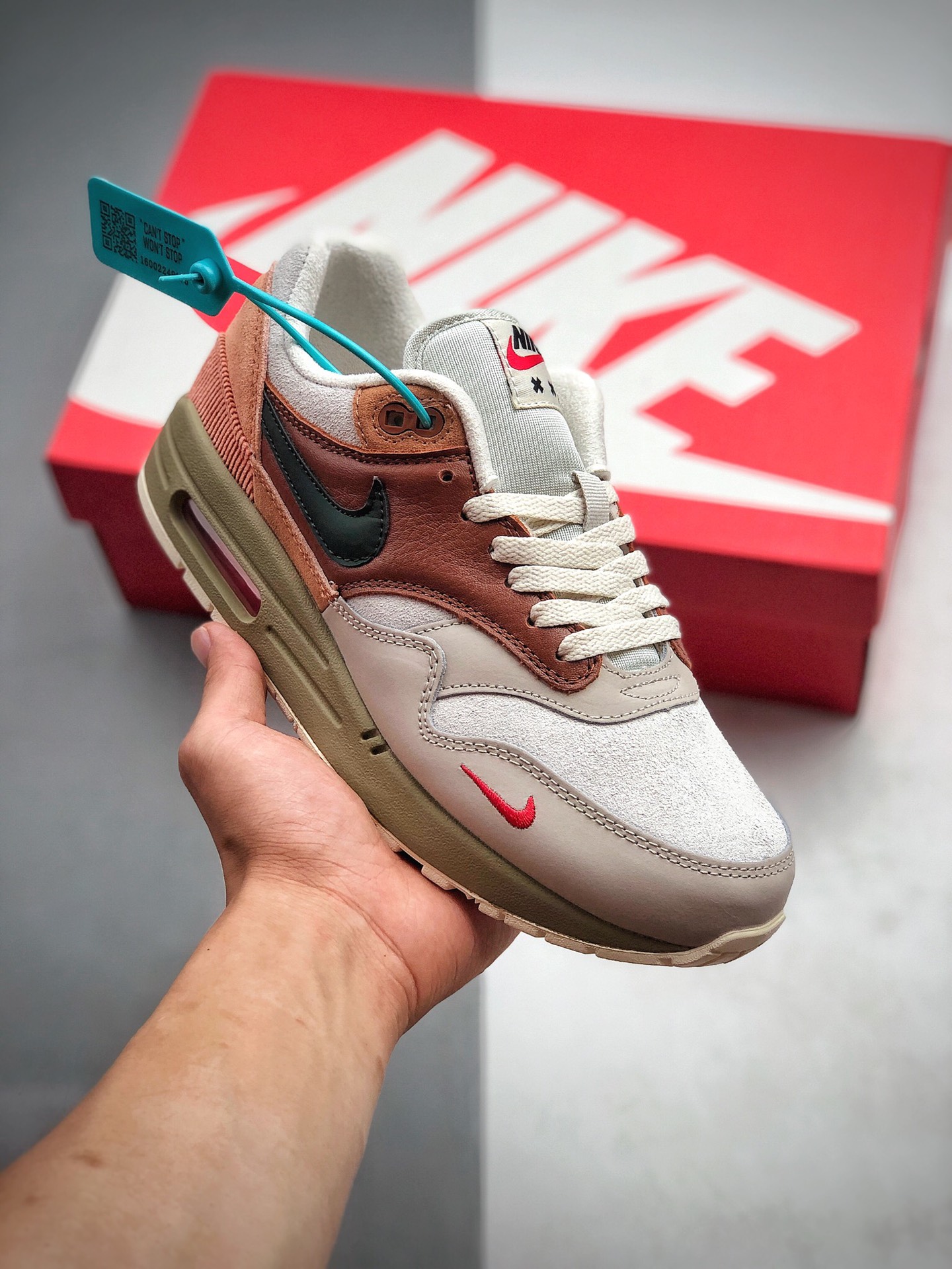 200  Nike Air Mix 1阿姆斯特丹城市公园 Nike air max1由 Tinker hatfield和 Mark Parker在1987年设计CV1638-200