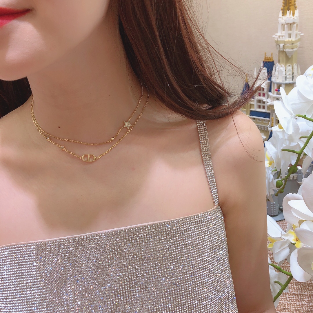 NO:632746,88180 Hot item returns. Must buy Fairy Star CD Pattern Double Layer Necklace. It’s too girly, spend the price of one to bring out two effects. It’s super beautiful when stacked. Star BlingBling purchased yb material Swarovski silver phantom diamond!  Lovely, necklace, Cartier high-end jewelry1986090988180 爆款返场 必买 仙女星星CD图案双层项链 太少女了吧,花一条的钱带出两条效果 叠戴超级好看,星星BlingBling 购入yb 材质施华洛银色魅影钻！ 可可爱爱,,necklace,卡迪亚高端饰品,Jewelry