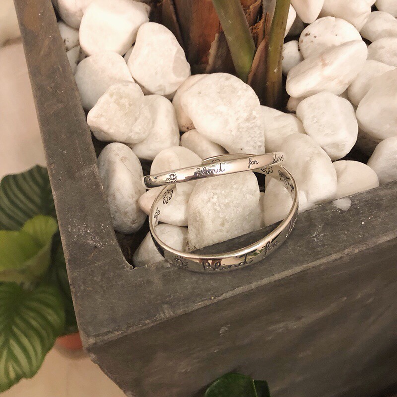 ❤️90包邮/原单代购级别
古驰Gucci 花鸟情侣手镯

宽版编号:300540
窄版编号:300470
