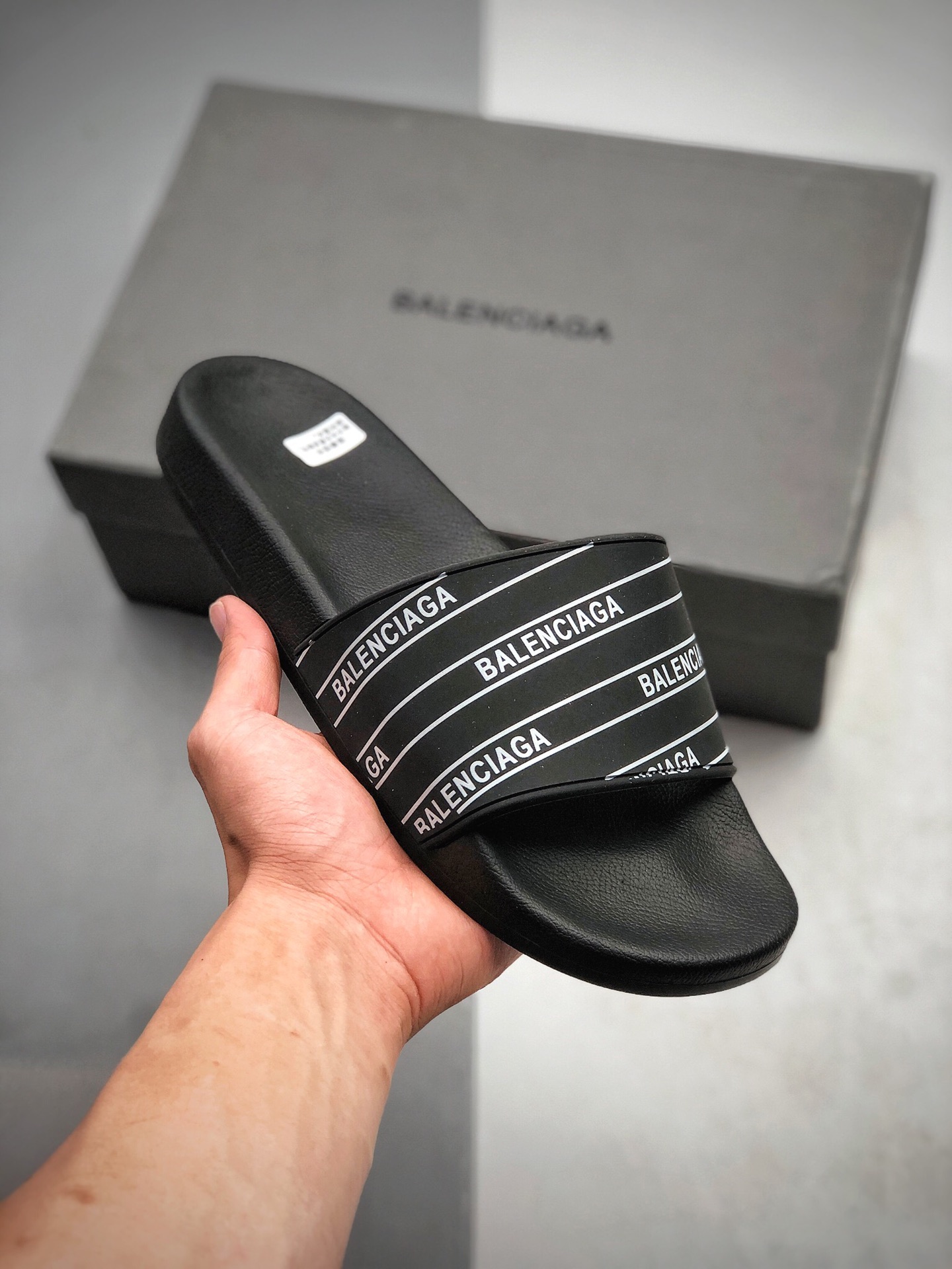 120  Balenciaga Logo Pool Slides 夏季时装周 2020ss新品
