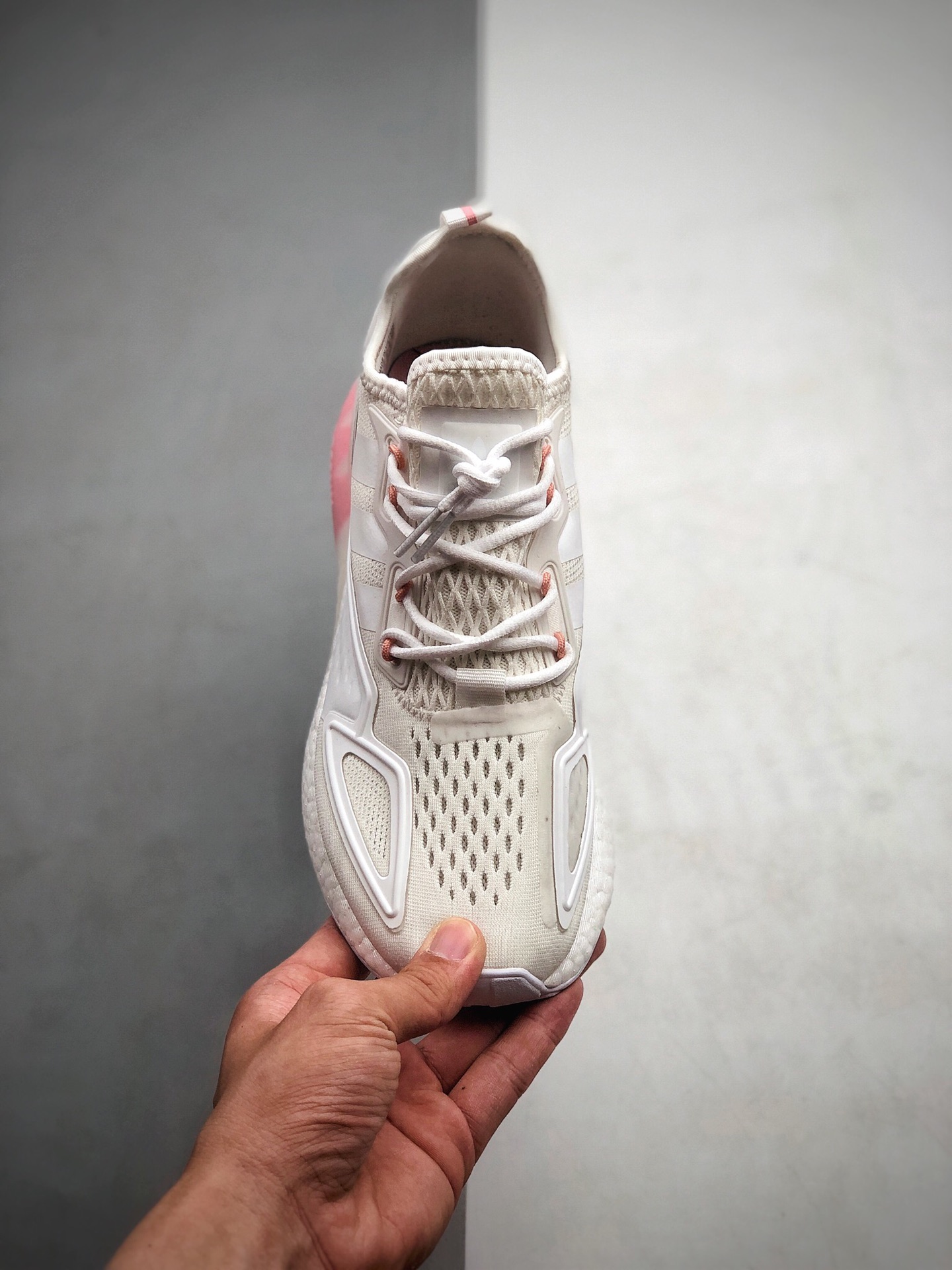 250  阿迪达斯 缓震跑鞋 白粉色 易烊千玺同款 Adidas Originals ZX 2K Boost 全新爆米花缓震休闲运动跑鞋FV8983