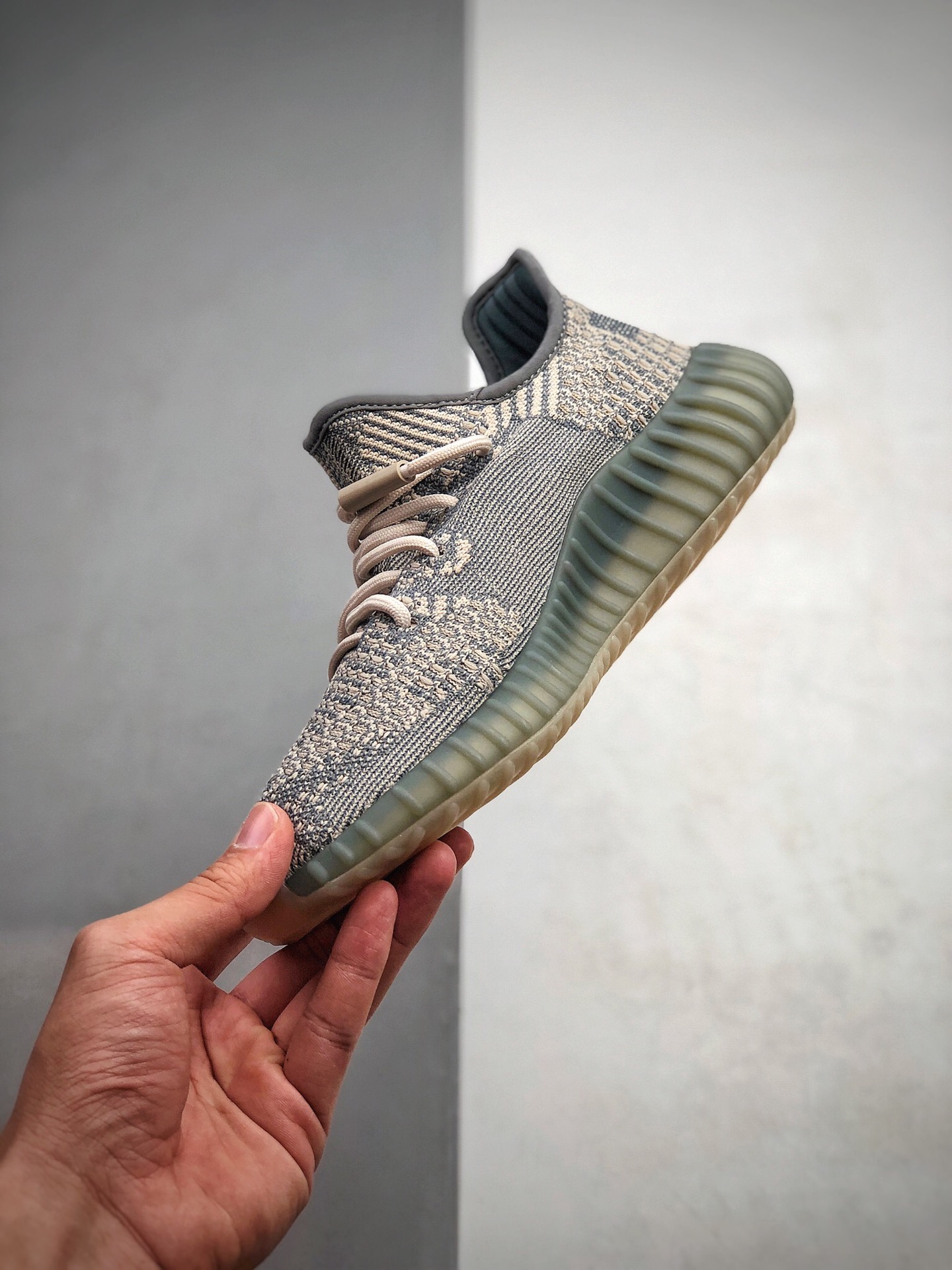340  K13版本 独家首发   里外都能扫码 新配色首发 Yeezy 350V2  侃爷椰子350新配色  货号：FZ5421