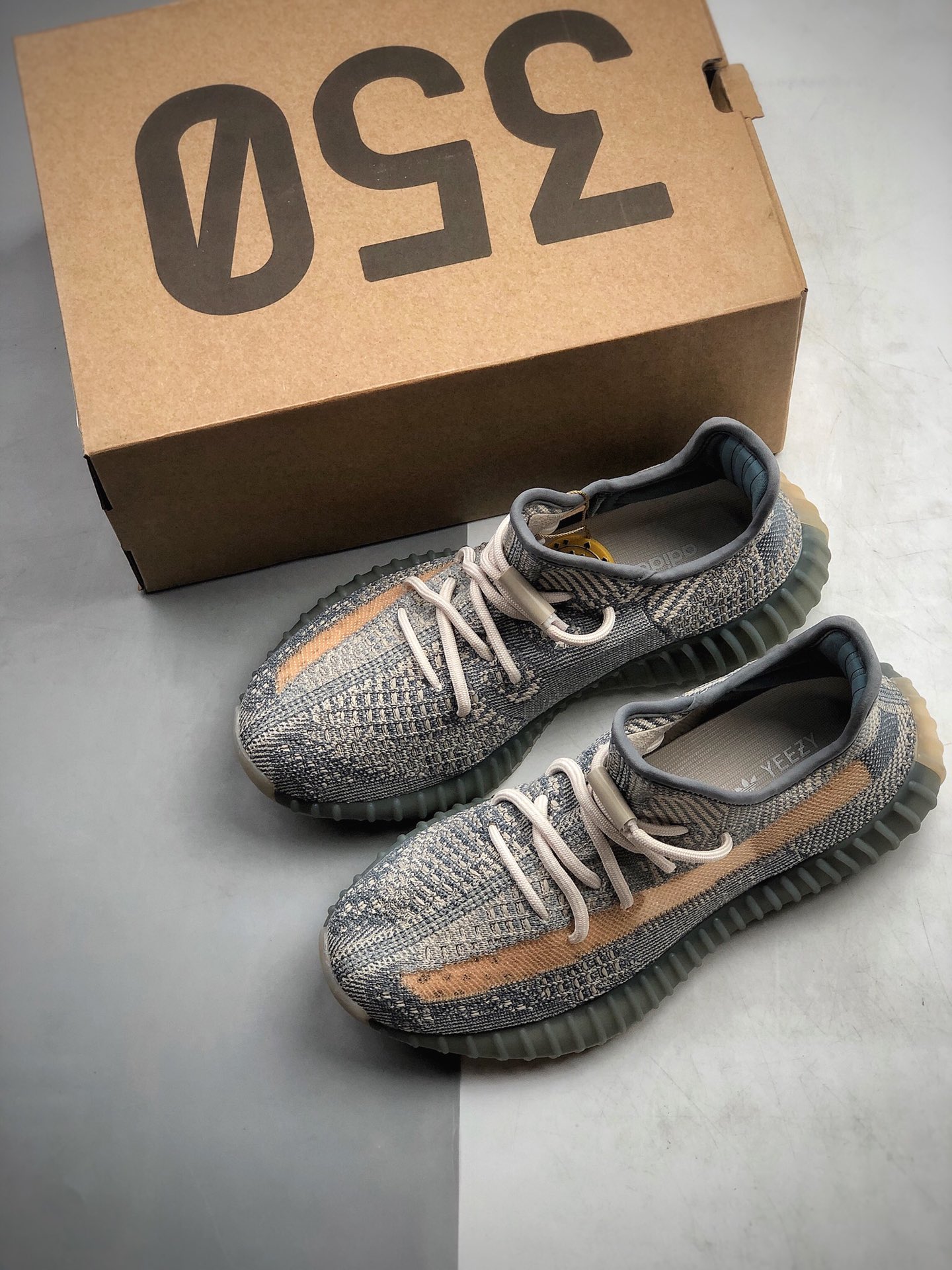 340  K13版本 独家首发   里外都能扫码 新配色首发 Yeezy 350V2  侃爷椰子350新配色  货号：FZ5421
