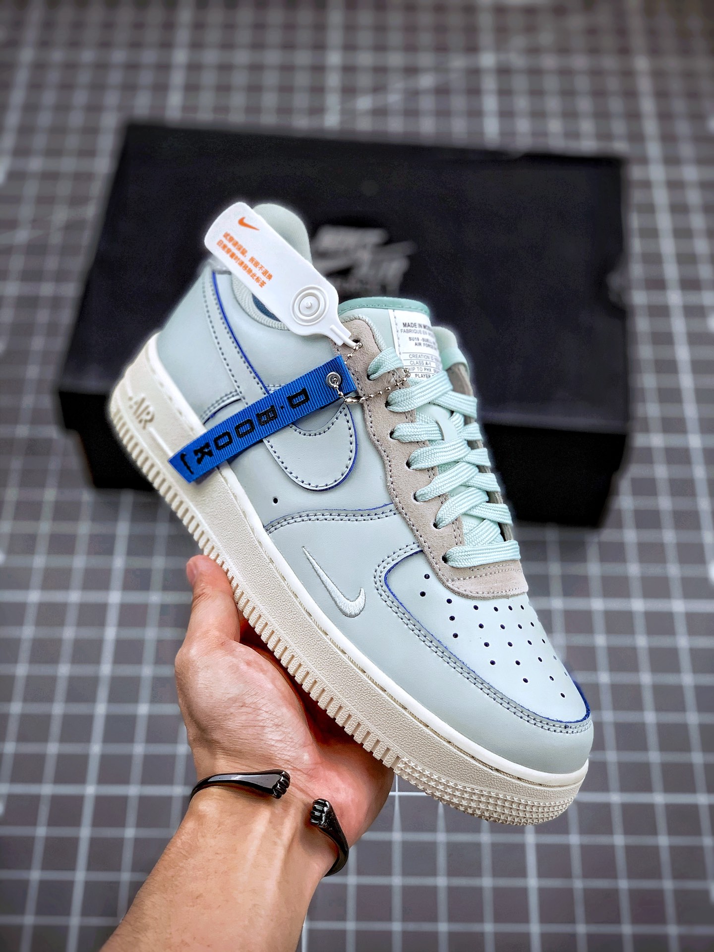 Air Force 1 LV8 Devin Booker Blue, Devin Booker gris azul raspable, capa raspable exclusiva, piel original raspable. La…