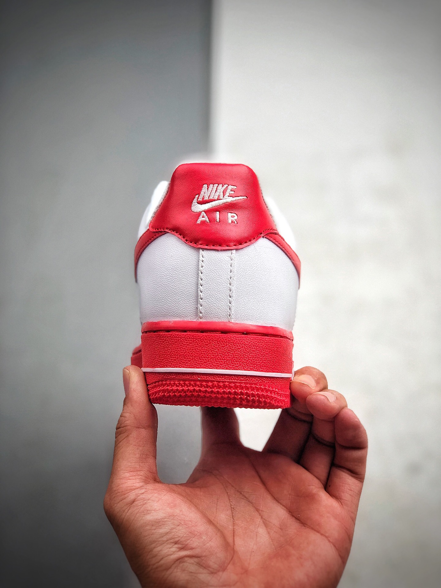 180  耐克Nike 空军一号运动休闲板鞋  货号：CK7663-102