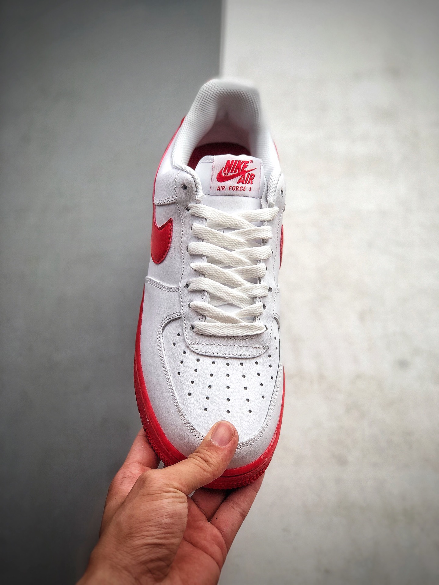 180  耐克Nike 空军一号运动休闲板鞋  货号：CK7663-102