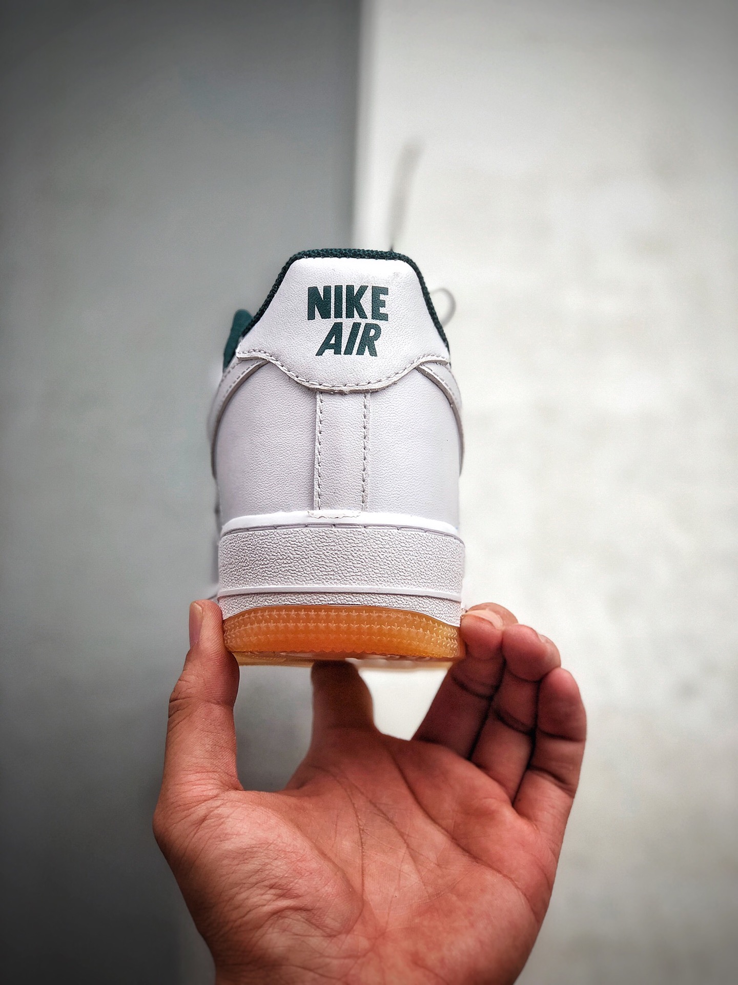 180  耐克Nike 空军一号运动休闲板鞋  货号：AO8761-981