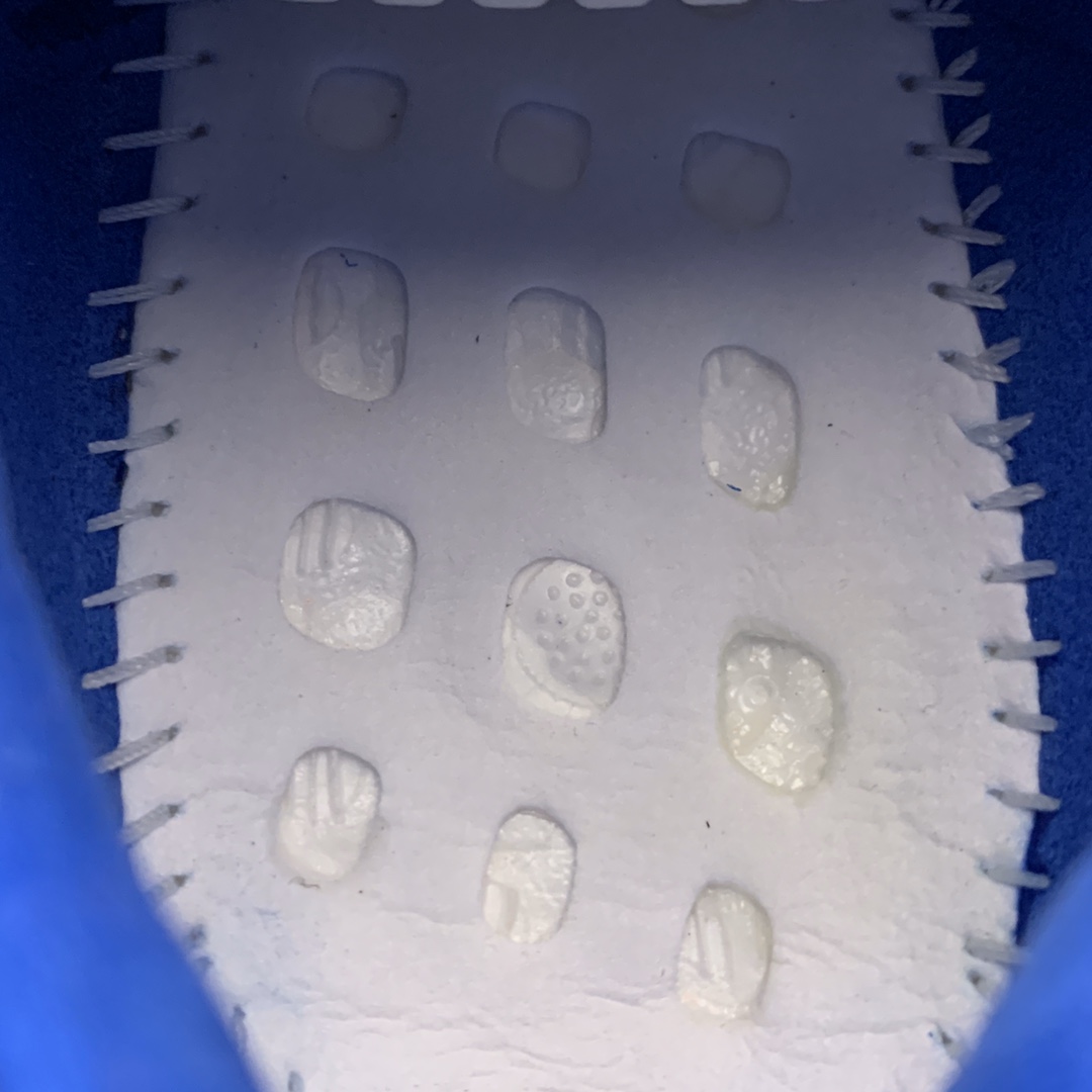 200 Adidas 阿迪达斯 Ultra Boost PB 超轻量网纱透气鞋面 弹力爆米花中底休闲跑步鞋 EF0893 超弹力缓震BOOST中底