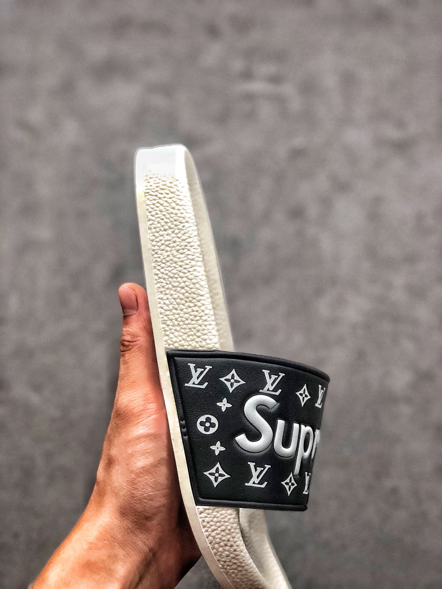 110 Supreme LVsuprize design 街头潮牌沙滩拖鞋情侣款