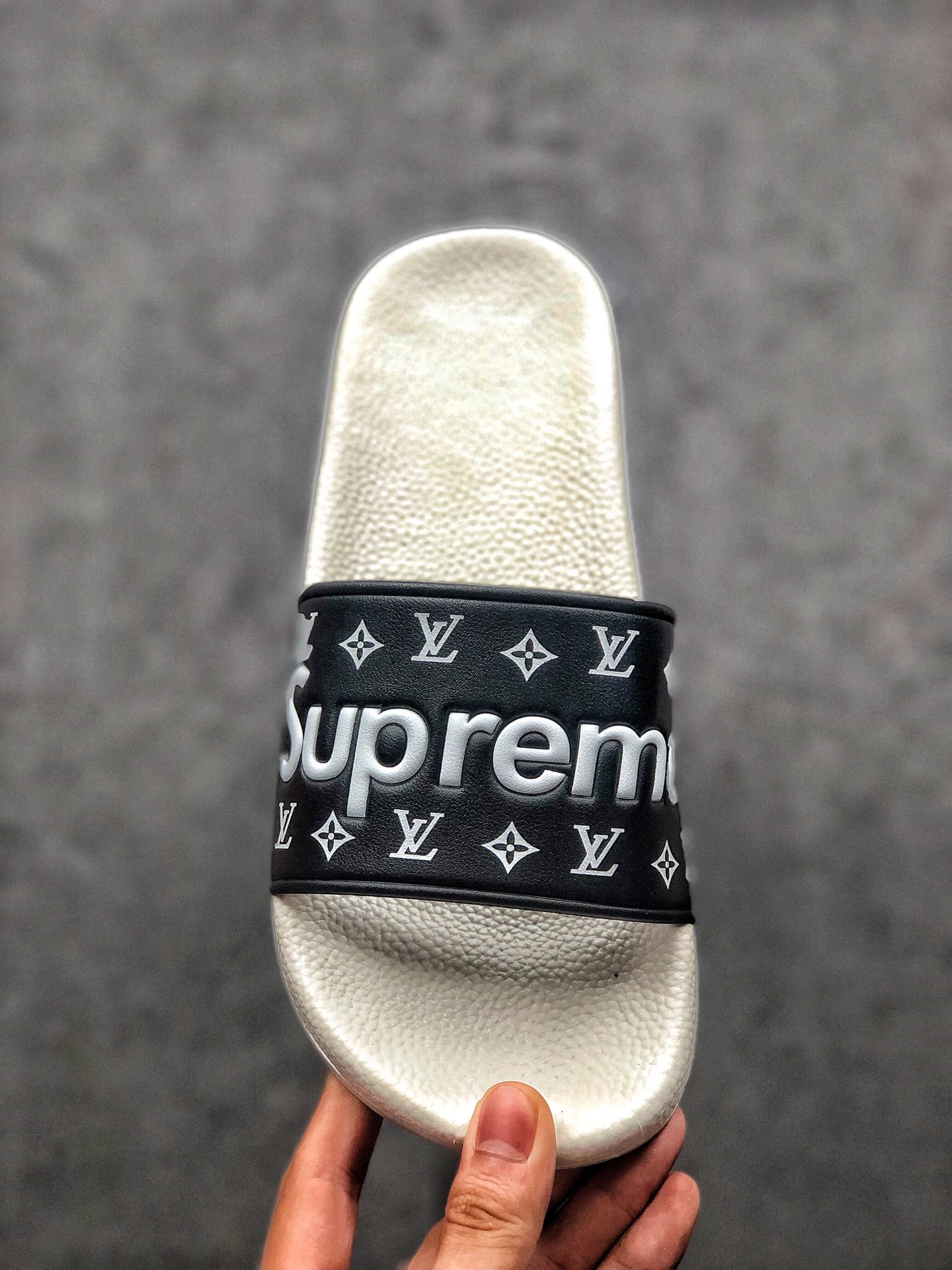 110 Supreme LVsuprize design 街头潮牌沙滩拖鞋情侣款