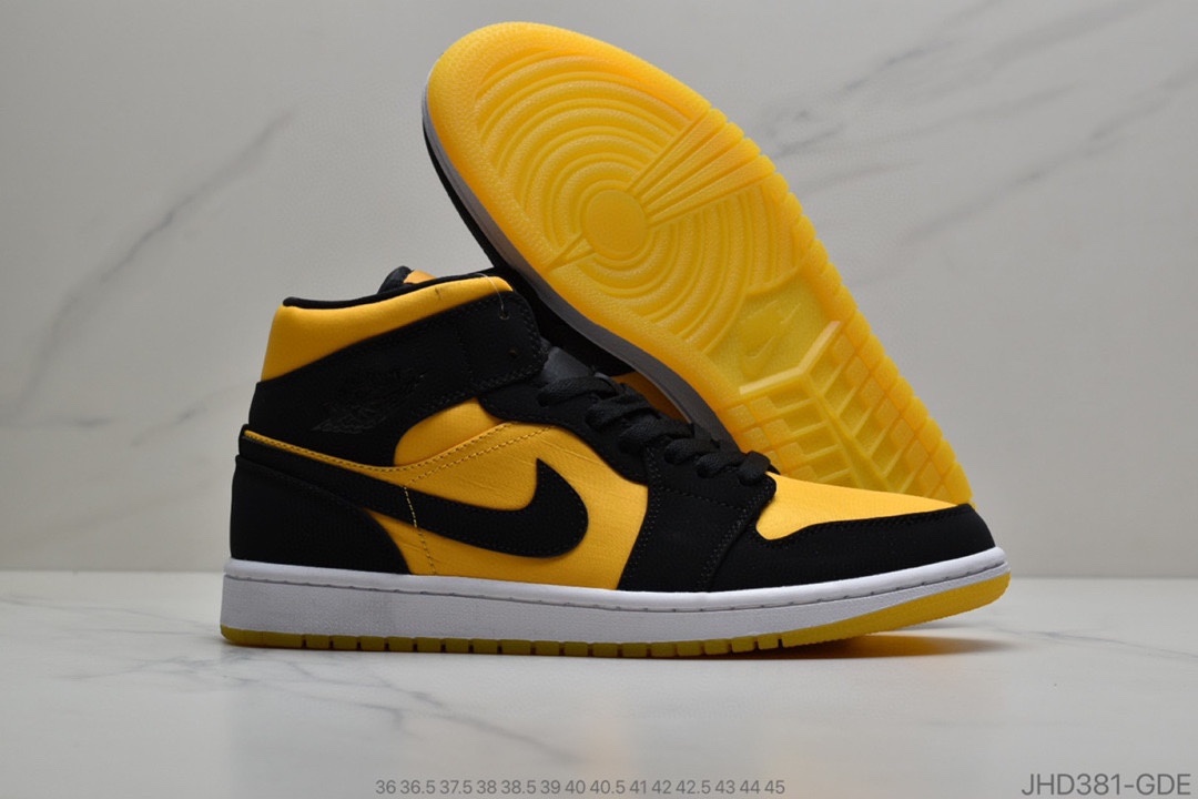 190 公司级耐克NIKEAir Jordan 1 Mid”White Red Black”乔1乔丹一代中帮经典复古文化休闲运动篮球鞋 “黑白红 小芝加哥” 货号:554724-116-莆田鞋,莆田鞋货源,高仿鞋,高仿鞋货源,安福档口,莆田高仿鞋,莆田鞋批发,高仿鞋批发,莆田高仿运动鞋,高仿运动鞋,莆田运动鞋 190 公司级耐克NIKEAir Jordan 1 Mid”White Red Black”乔1乔丹一代中帮经典复古文化休闲运动篮球鞋 “黑白红 小芝加哥” 货号:554724-116