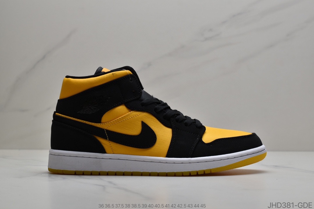 190 公司级耐克NIKEAir Jordan 1 Mid”White Red Black”乔1乔丹一代中帮经典复古文化休闲运动篮球鞋 “黑白红 小芝加哥” 货号:554724-116-莆田鞋,莆田鞋货源,高仿鞋,高仿鞋货源,安福档口,莆田高仿鞋,莆田鞋批发,高仿鞋批发,莆田高仿运动鞋,高仿运动鞋,莆田运动鞋 190 公司级耐克NIKEAir Jordan 1 Mid”White Red Black”乔1乔丹一代中帮经典复古文化休闲运动篮球鞋 “黑白红 小芝加哥” 货号:554724-116