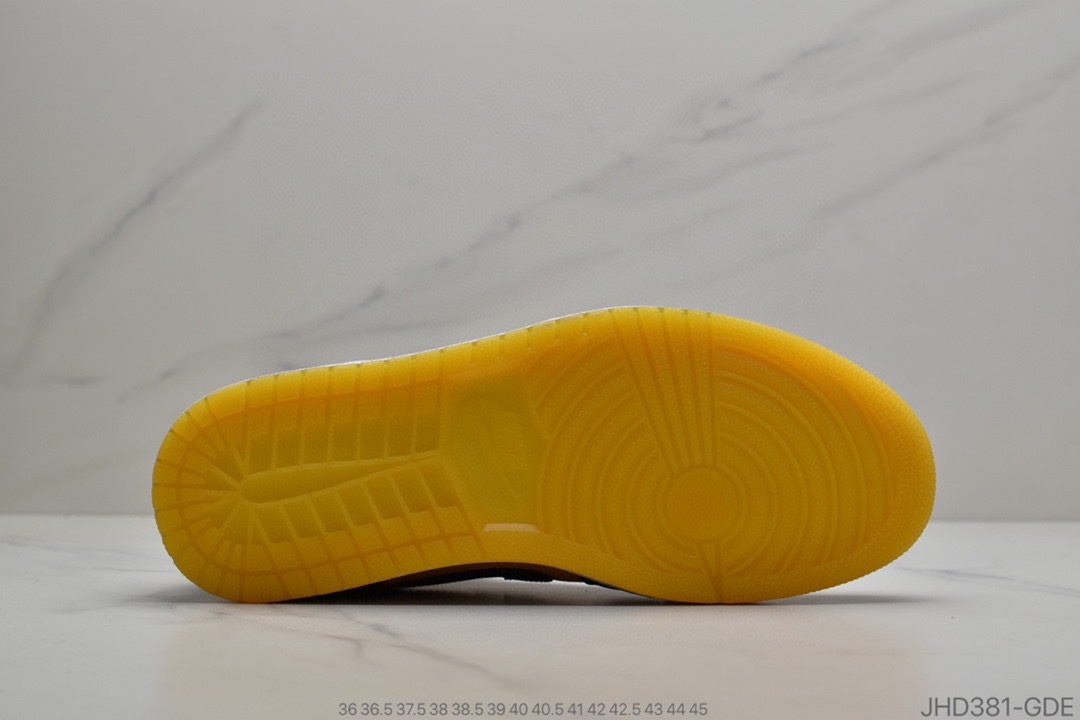 190 公司级耐克NIKEAir Jordan 1 Mid”White Red Black”乔1乔丹一代中帮经典复古文化休闲运动篮球鞋 “黑白红 小芝加哥” 货号:554724-116-莆田鞋,莆田鞋货源,高仿鞋,高仿鞋货源,安福档口,莆田高仿鞋,莆田鞋批发,高仿鞋批发,莆田高仿运动鞋,高仿运动鞋,莆田运动鞋 190 公司级耐克NIKEAir Jordan 1 Mid”White Red Black”乔1乔丹一代中帮经典复古文化休闲运动篮球鞋 “黑白红 小芝加哥” 货号:554724-116