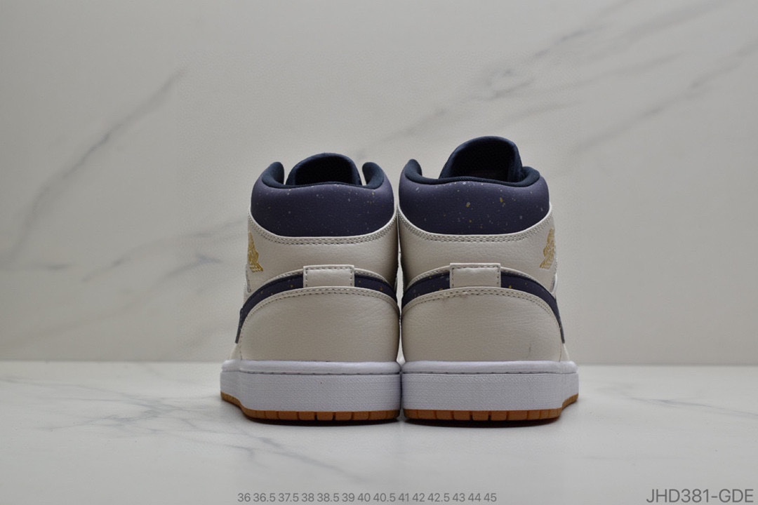 190 公司级耐克NIKEAir Jordan 1 Mid”White Red Black”乔1乔丹一代中帮经典复古文化休闲运动篮球鞋 “黑白红 小芝加哥” 货号：554724-116