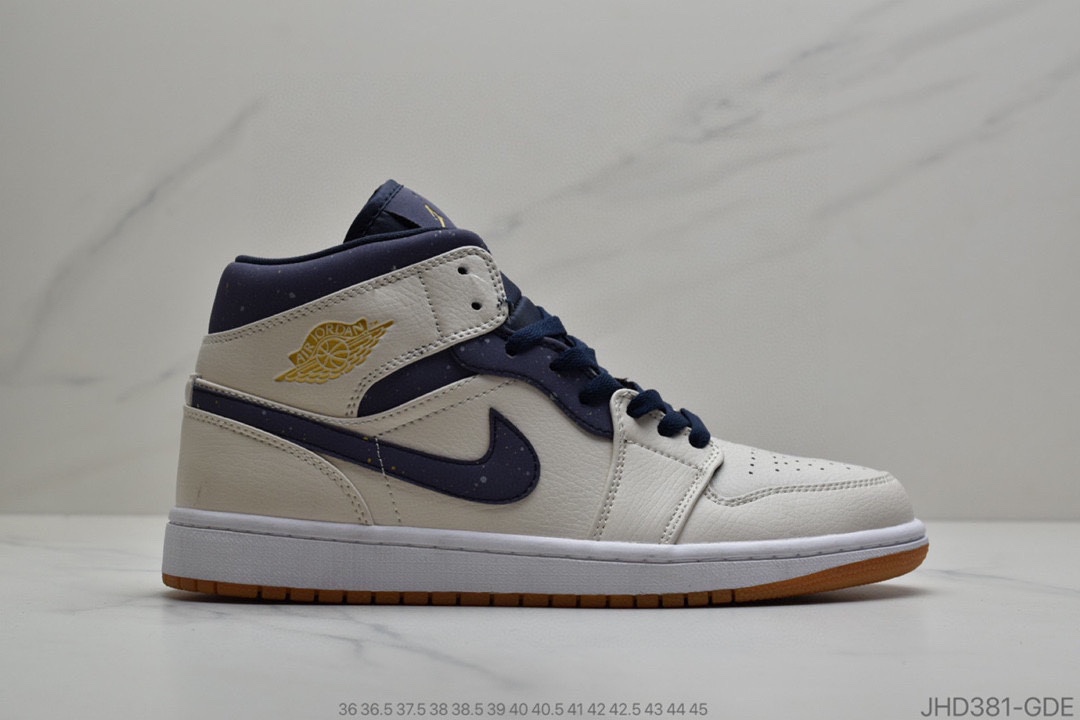 190 公司级耐克NIKEAir Jordan 1 Mid”White Red Black”乔1乔丹一代中帮经典复古文化休闲运动篮球鞋 “黑白红 小芝加哥” 货号：554724-116