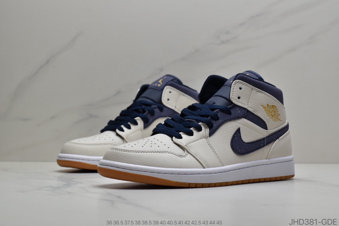 190 公司级耐克NIKEAir Jordan 1 Mid”White Red Black”乔1乔丹一代中帮经典复古文化休闲运动篮球鞋 “黑白红 小芝加哥” 货号：554724-116