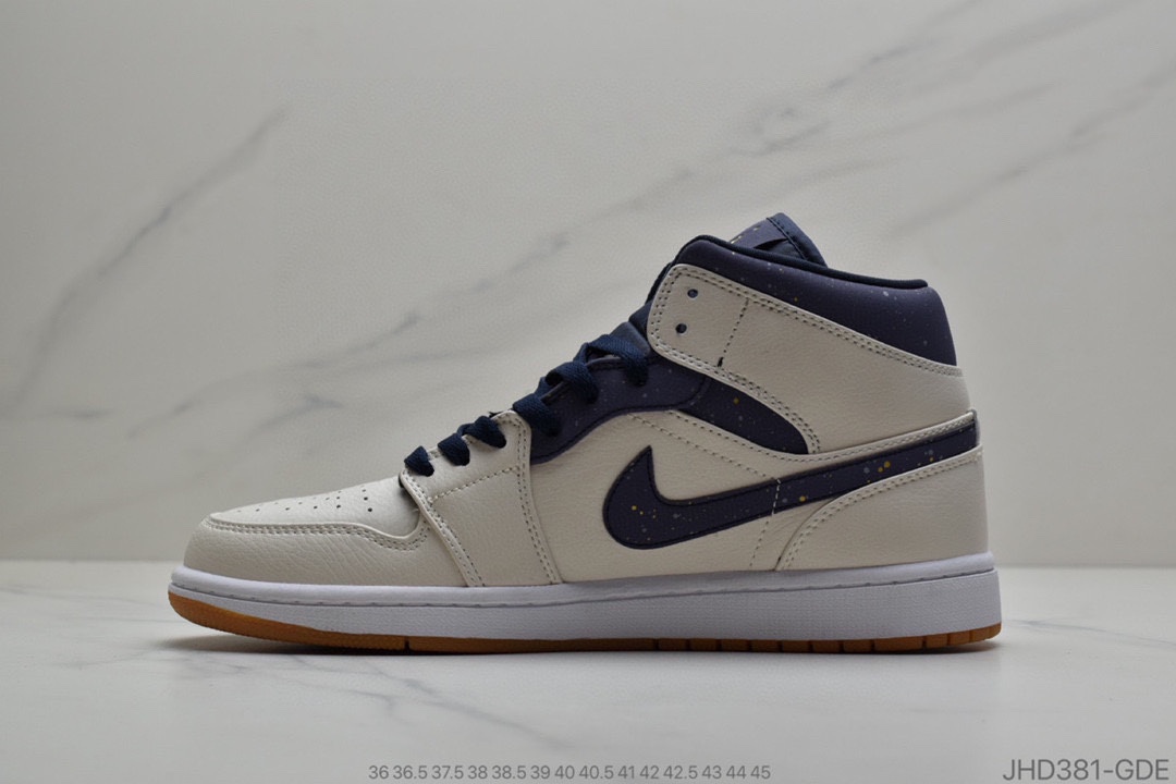 190 公司级耐克NIKEAir Jordan 1 Mid”White Red Black”乔1乔丹一代中帮经典复古文化休闲运动篮球鞋 “黑白红 小芝加哥” 货号：554724-116