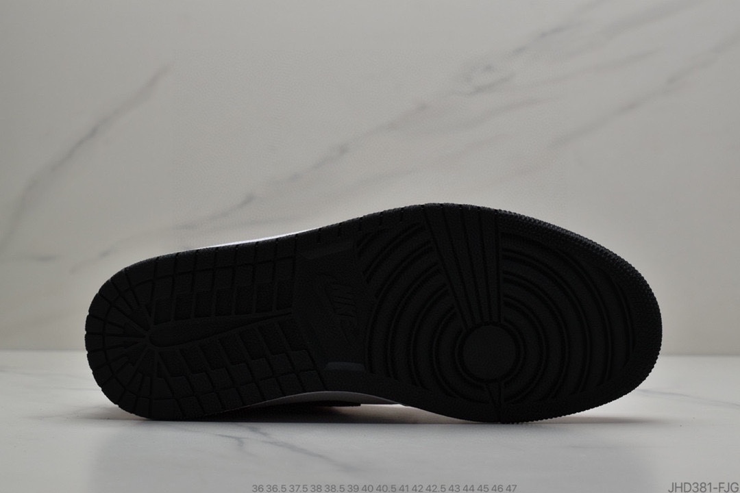 190 公司级耐克NIKEAir Jordan 1 Mid”White Red Black”乔1乔丹一代中帮经典复古文化休闲运动篮球鞋 “黑白红 小芝加哥” 货号：554724-116