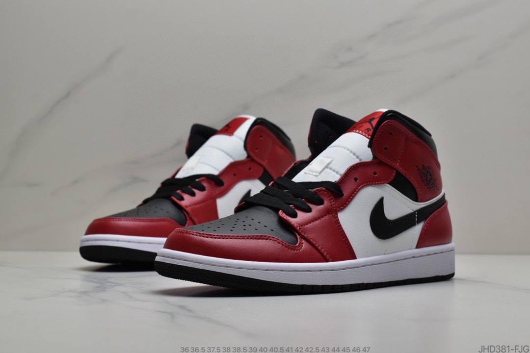 190 公司级耐克NIKEAir Jordan 1 Mid”White Red Black”乔1乔丹一代中帮经典复古文化休闲运动篮球鞋 “黑白红 小芝加哥” 货号：554724-116