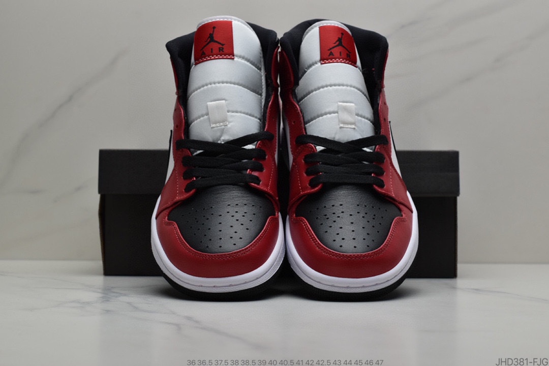 190 公司级耐克NIKEAir Jordan 1 Mid”White Red Black”乔1乔丹一代中帮经典复古文化休闲运动篮球鞋 “黑白红 小芝加哥” 货号：554724-116