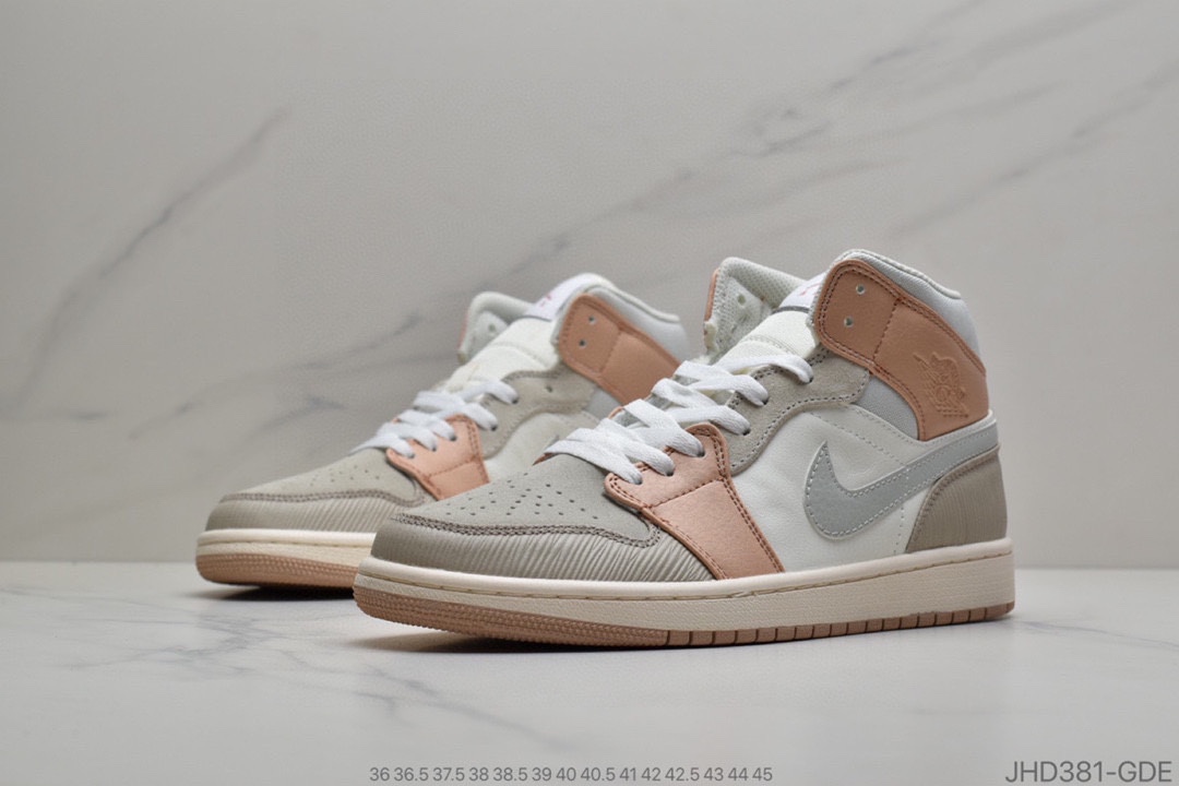 190 公司级耐克NIKEAir Jordan 1 Mid”White Red Black”乔1乔丹一代中帮经典复古文化休闲运动篮球鞋 “黑白红 小芝加哥” 货号：554724-116