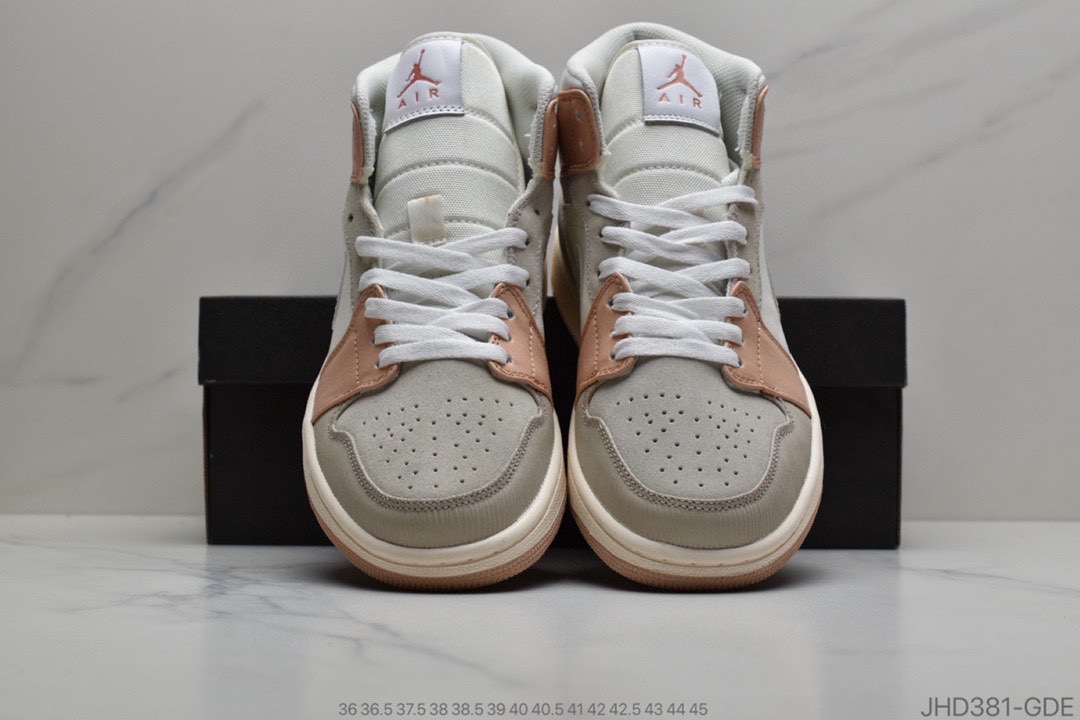 190 公司级耐克NIKEAir Jordan 1 Mid”White Red Black”乔1乔丹一代中帮经典复古文化休闲运动篮球鞋 “黑白红 小芝加哥” 货号：554724-116