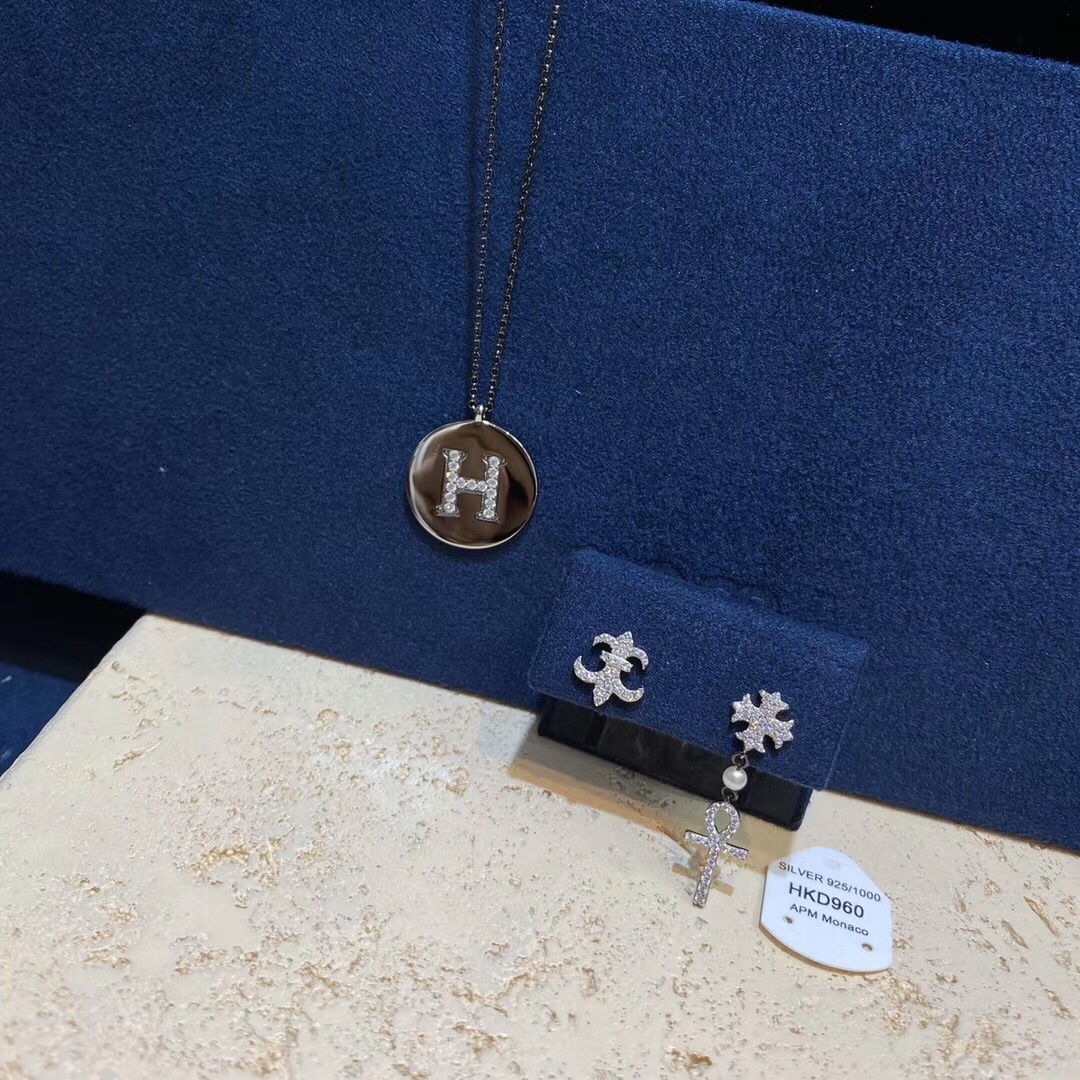 Chrome Hearts 字母项链 克罗心耳环，就一对了奸笑