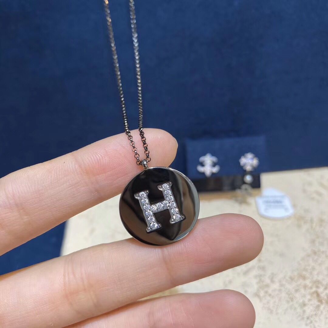 Chrome Hearts 字母项链 克罗心耳环，就一对了奸笑