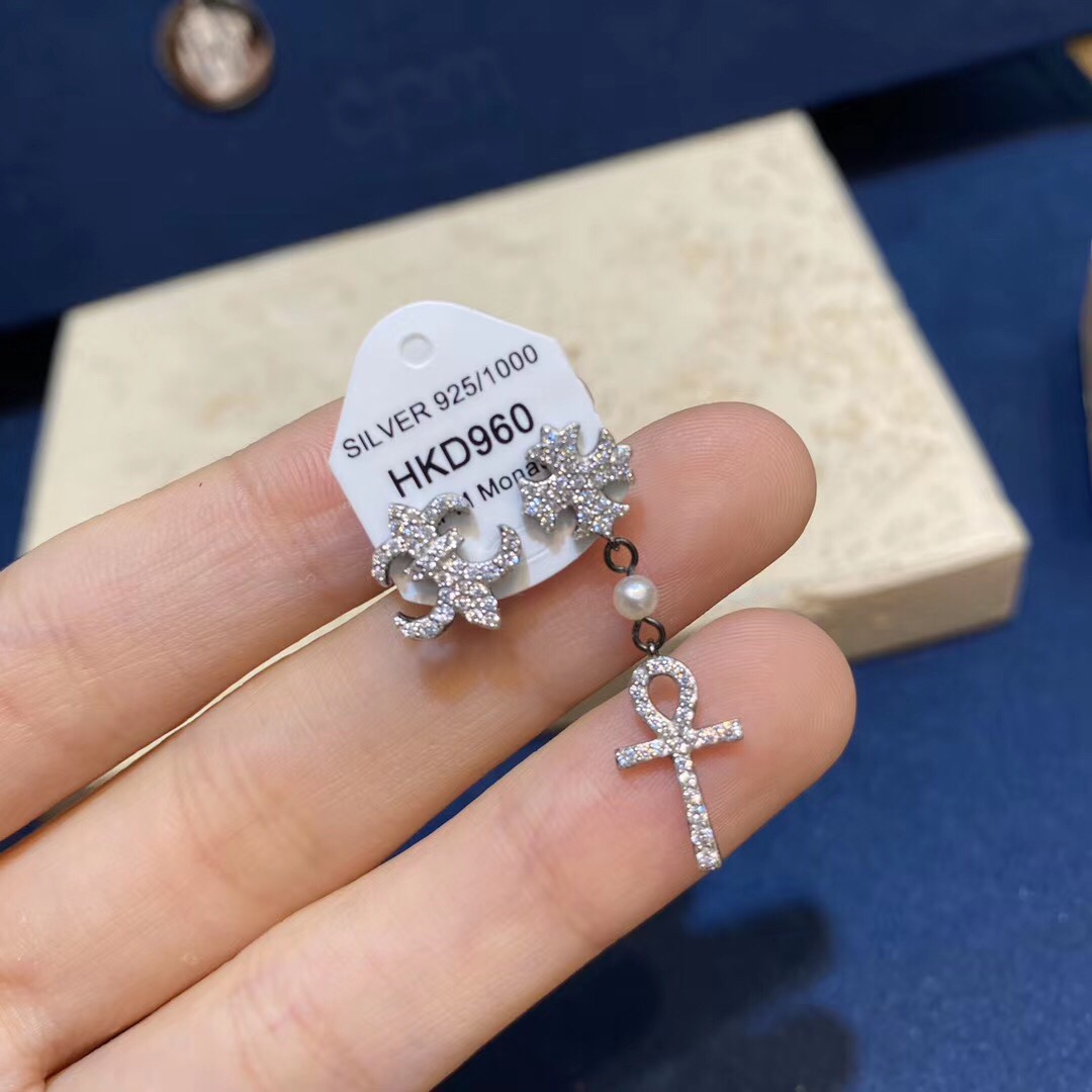 Chrome Hearts 字母项链 克罗心耳环，就一对了奸笑