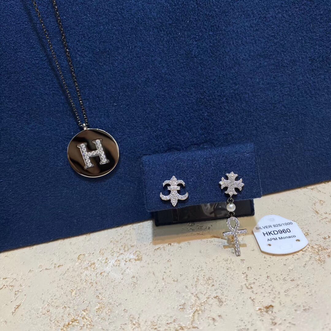 Chrome Hearts 字母项链 克罗心耳环，就一对了奸笑