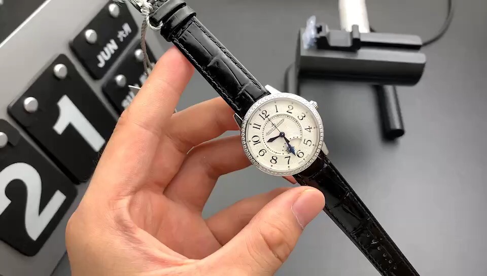 Jaeger-LeCoultre - Classic Timepiece