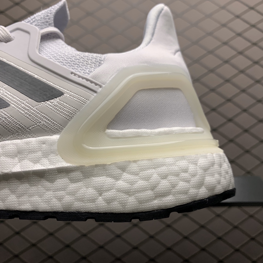 180 Adidas 阿迪达斯 Ultra Boost 20 超弹力爆米花中底 联名休闲跑步鞋 EG0694 超弹力缓震BOOST中底 带来非凡脚感