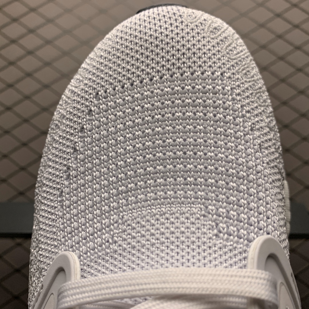 180 Adidas 阿迪达斯 Ultra Boost 20 超弹力爆米花中底 联名休闲跑步鞋 EG0694 超弹力缓震BOOST中底 带来非凡脚感