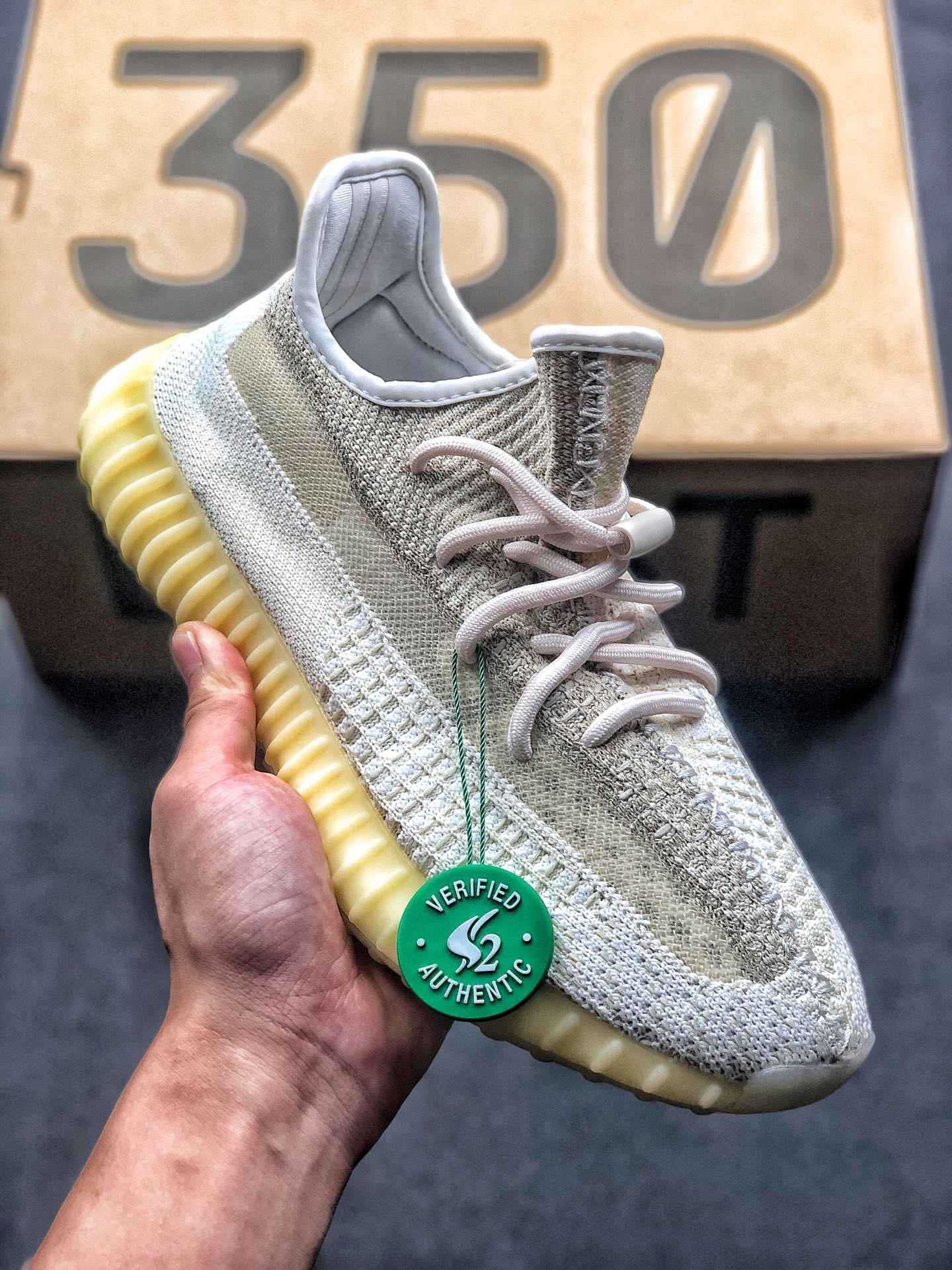 调价通知
  核心放店
S2渠道特供 独家纯原过验版 
Yeezy 350V2 