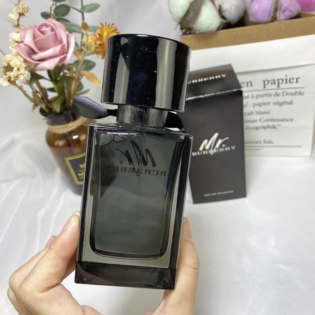 Mr. Burberry Eau de Toilette for Men - 100ml, Spicy and Woody Scent 4 i1592766784 1798 3