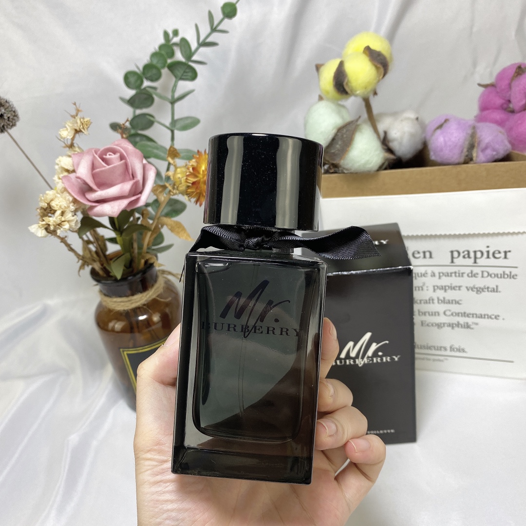 Mr. Burberry Eau de Toilette for Men - 100ml, Spicy and Woody Scent 2 i1592766784 5145 1
