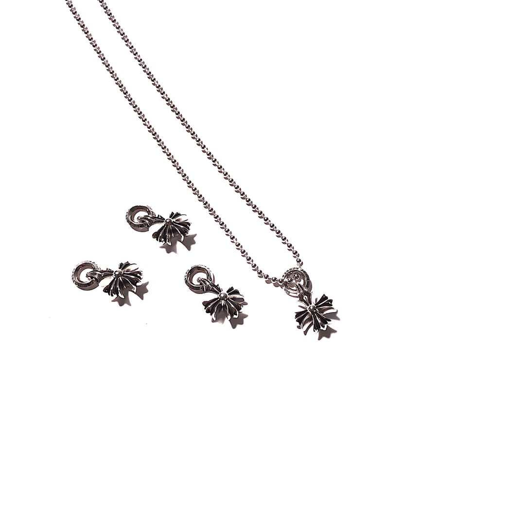 Chrome Hearts 新品上架Chrome hearts 克罗心短款十字架项链
