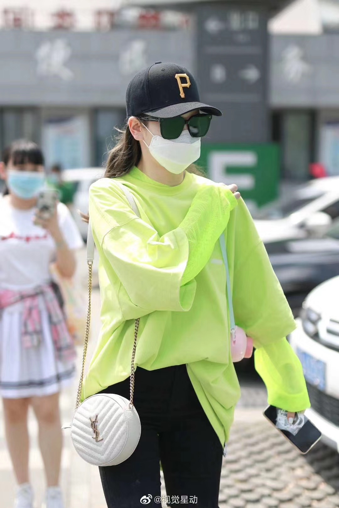 Saint laurent Ysl 最新VINYLE鱼子酱小圆包 610436白色