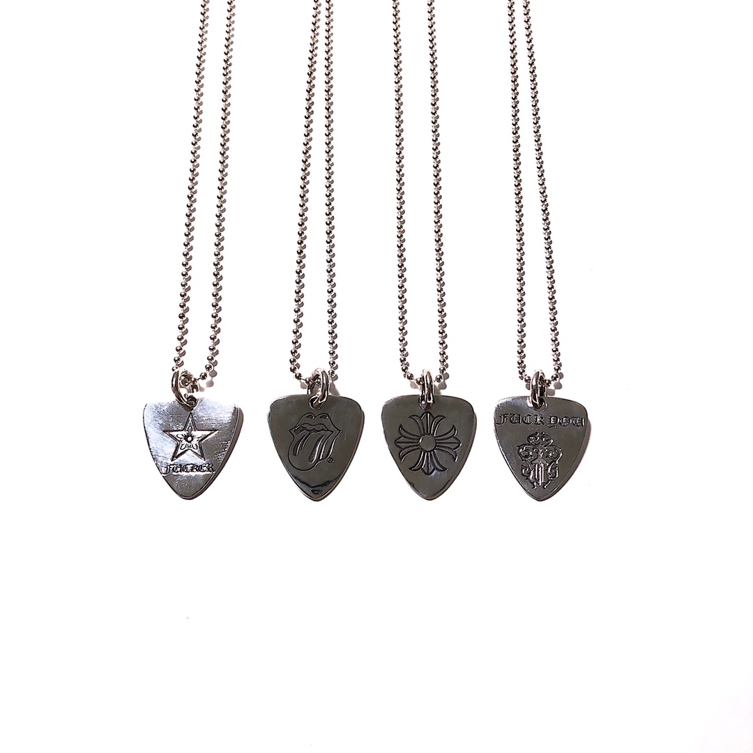 Chrome Hearts 新品上架𝗖𝗵𝗿𝗼𝗺𝗲 𝗛𝗲𝗮𝗿𝘁𝘀 克罗心 吉他拨片项链