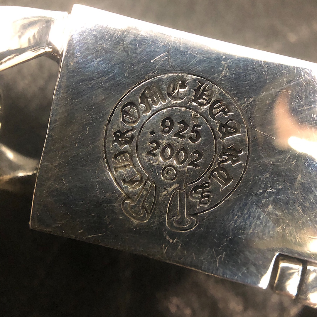 Chrome Hearts 新品上架𝗖𝗵𝗿𝗼𝗺𝗲 𝗛𝗲𝗮𝗿𝘁𝘀 克罗心粗银手链