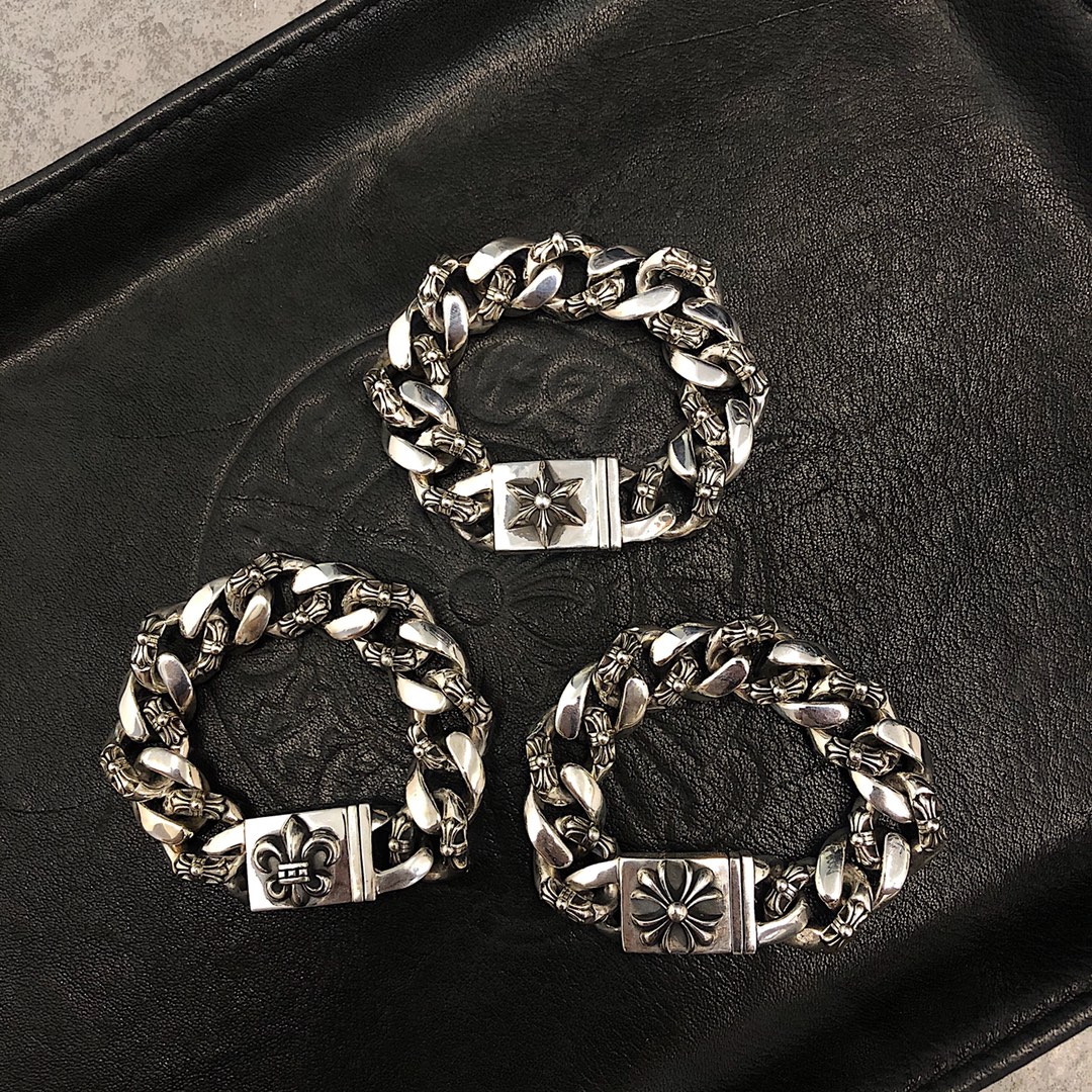 Chrome Hearts 新品上架𝗖𝗵𝗿𝗼𝗺𝗲 𝗛𝗲𝗮𝗿𝘁𝘀 克罗心粗银手链