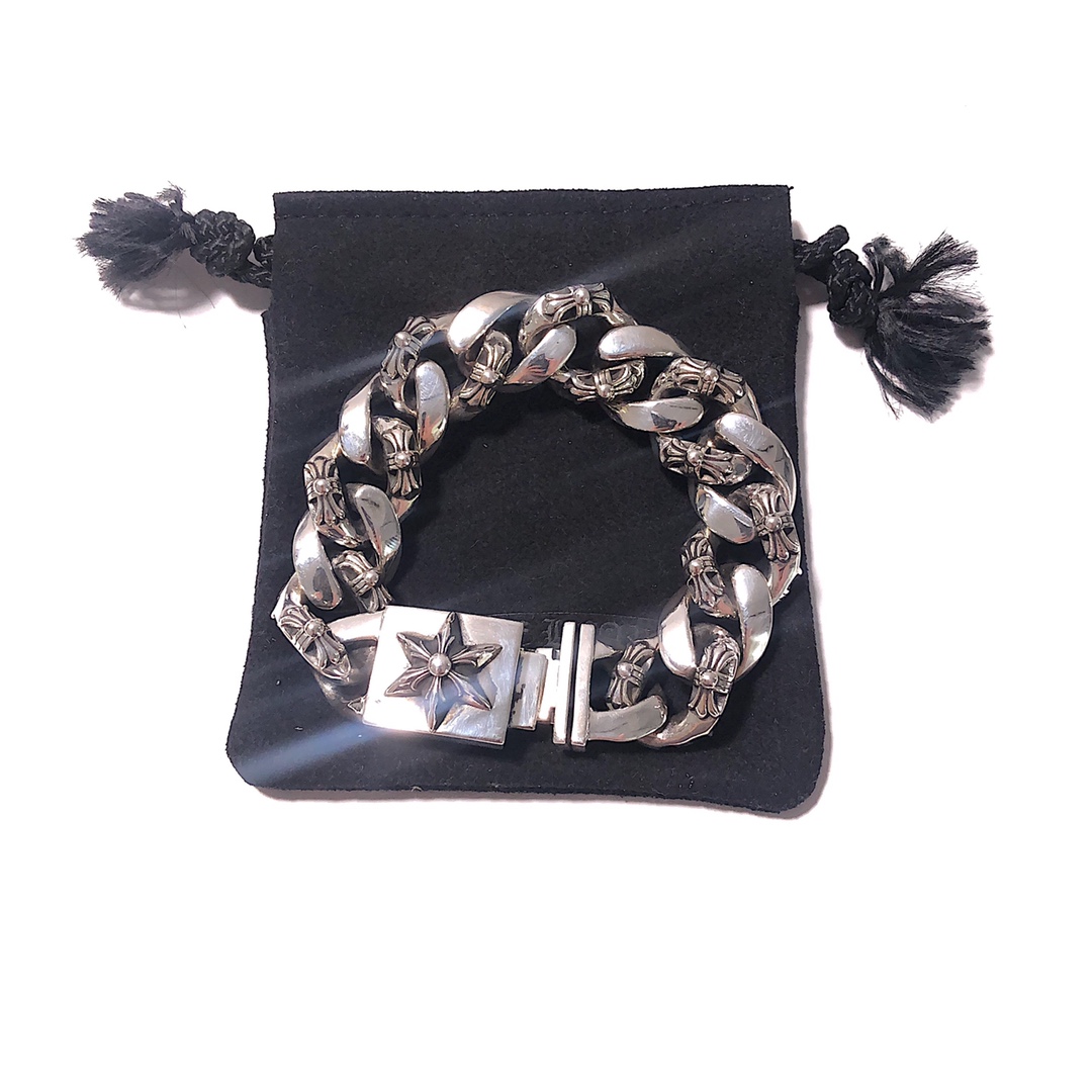 Chrome Hearts 新品上架𝗖𝗵𝗿𝗼𝗺𝗲 𝗛𝗲𝗮𝗿𝘁𝘀 克罗心粗银手链