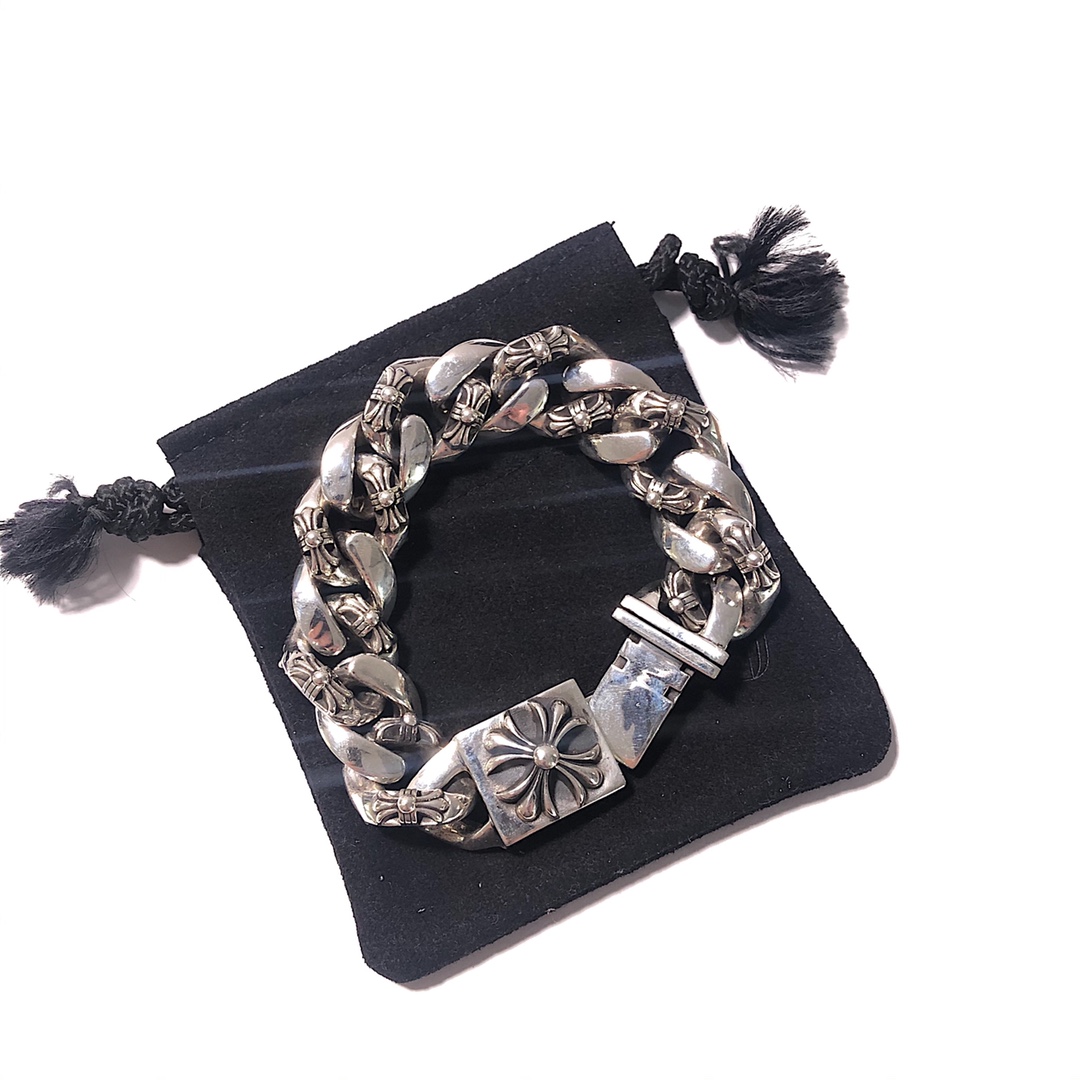 Chrome Hearts 新品上架𝗖𝗵𝗿𝗼𝗺𝗲 𝗛𝗲𝗮𝗿𝘁𝘀 克罗心粗银手链