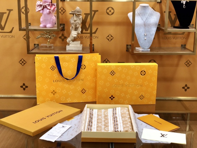 Louis Vuitton Shawl Jacquard Wool Silk Blend Beige 140 cm 1 Louis Vuitton Shawl Jacquard Wool Silk Blend Beige 140 cm