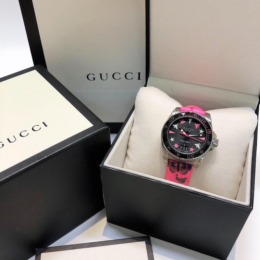 Gucci 古驰骚粉色水鬼新款 蝴蝶设计元素，3D波纹面，越看越喜欢，超强夜光效果，原装瑞士eta机芯