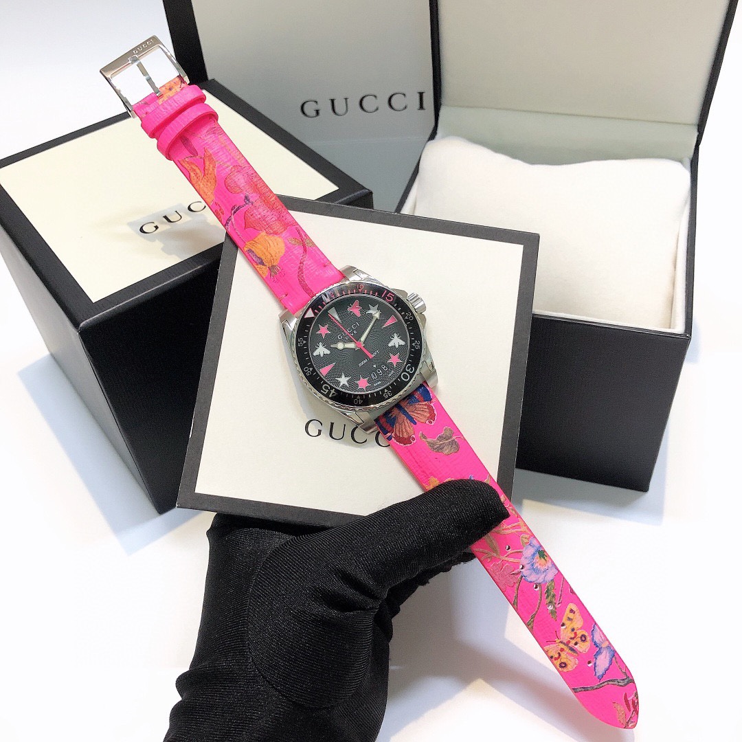 Gucci 古驰骚粉色水鬼新款 蝴蝶设计元素，3D波纹面，越看越喜欢，超强夜光效果，原装瑞士eta机芯