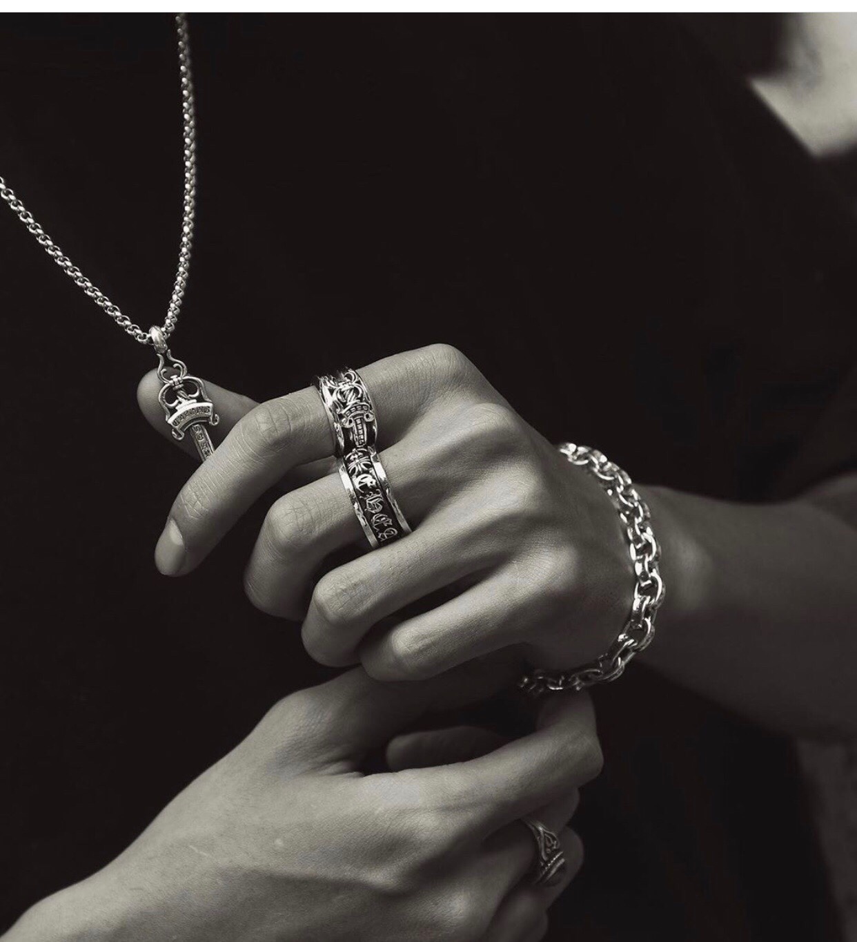 Chrome Hearts 𝗖𝗵𝗿𝗼𝗺𝗲 𝗛𝗲𝗮𝗿𝘁𝘀 克罗心Fuckyou旋转戒指