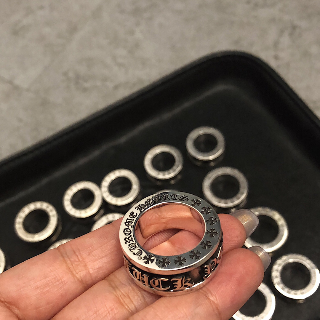 Chrome Hearts 𝗖𝗵𝗿𝗼𝗺𝗲 𝗛𝗲𝗮𝗿𝘁𝘀 克罗心Fuckyou旋转戒指