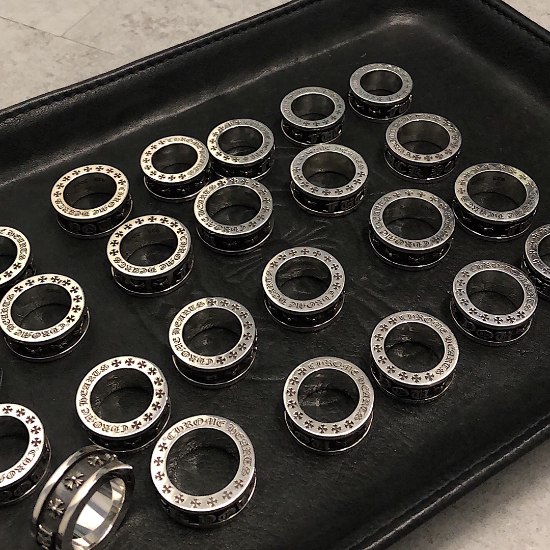 Chrome Hearts 𝗖𝗵𝗿𝗼𝗺𝗲 𝗛𝗲𝗮𝗿𝘁𝘀 克罗心Fuckyou旋转戒指