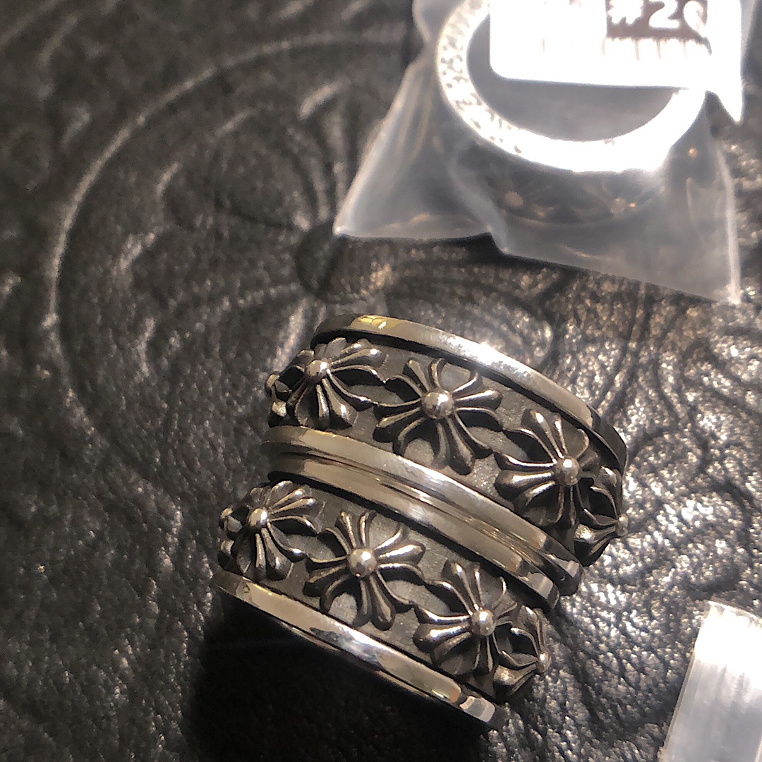 Chrome Hearts 𝗖𝗵𝗿𝗼𝗺𝗲 𝗛𝗲𝗮𝗿𝘁𝘀 克罗心十字架旋转戒指